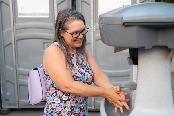 Best Luxury portable toilet rental  in Scottsburg, IN